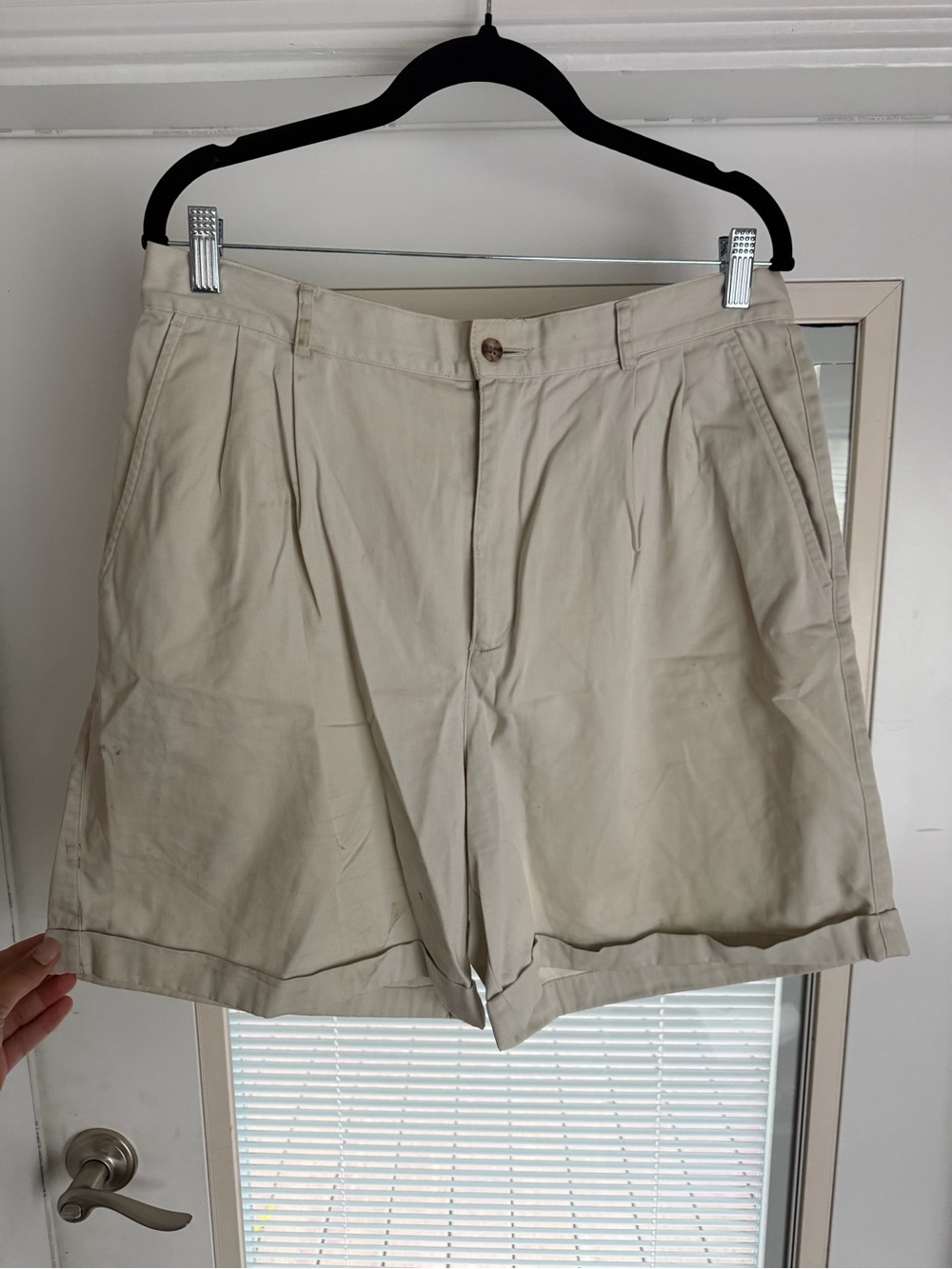 Men's Classic Pleated Khaki Shorts - Neutral Beige
